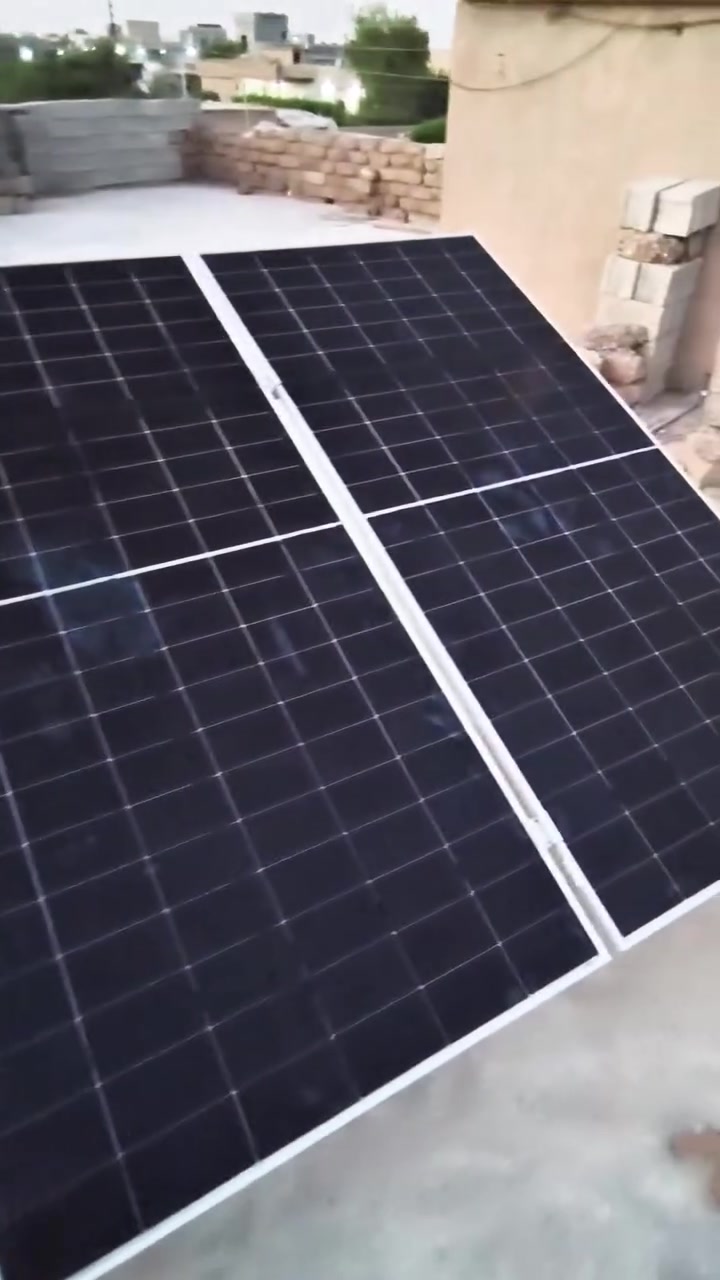 تابع تابع الفيديو للأخير وشوف شغلنا بعينك
‏     
‏              تدفع مرة وحدة… وترتاح سنين 🔋
‏
‏             🌞 شركة آشور للطاقة الشمسية 🌞
‏                     بإدارة: احمد البوحسيب 
‏
‏                🔧 الحمد لله تم التنصيب
‏
‏                        في اسديره عليا
‏
‏                    للـ أخ علي صالح الهندي 
‏
‏⚙️ المنظومة المنصبة:
‏✅ 15امبير نهاري + 15أمبير ليلآ
‏✅مكونات المنظومة 
‏✅ 7 الواح ايرا___قدره 610 واط لكل لوح
‏✅ بطاريه فلستي__ 15كيلو واط
‏✅ انفرتر فلستي__ 6كيلو واط
‏
‏📡 مع خاصية الواي فاي والبلوتوث للتحكم الذكي
‏
‏💡 خدماتنا:
‏💰 ✅ يتوفر نقداً و تقسيط مريح يناسب الجميع
‏🔨 التنصيب في جميع محافظات العراق
‏
‏📞 للطلب والاستفسار:
‏***********
‏
