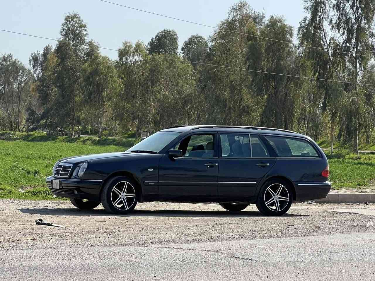 للبيع مارسيدس ام عيون رقم صلاح الدين باسمنه ستيشن 7 راكب محرك 6V بلاد موديل 2004 الأصل 2001 معلايه يعني فقط وكاله ماتتحول إذا متعيد دفع الكمرك السيارة احنه مستوردينها نظيفة جدا جاهزه من كل شي السعر 50 مكانها ديالى المقداديه الشراي يتصل ***********
