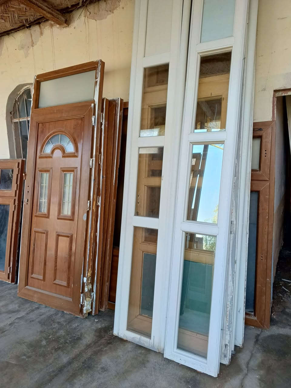 تم وبحمد الله وصول وجبة ابواب وشبابيك بلاستك بي في سي مستعمل بالة شمالي بكافة القياسات للتواصل يرجى الاتصال على *********** ‬‏/‪0775 122 4079‬‏ متوفر واتساب.  او مراسلة الصفحة. الموقع/ طريق الخالص بعقوبة . مدخل قرية البدوانية مقابيل قرية الاسود الصغير
