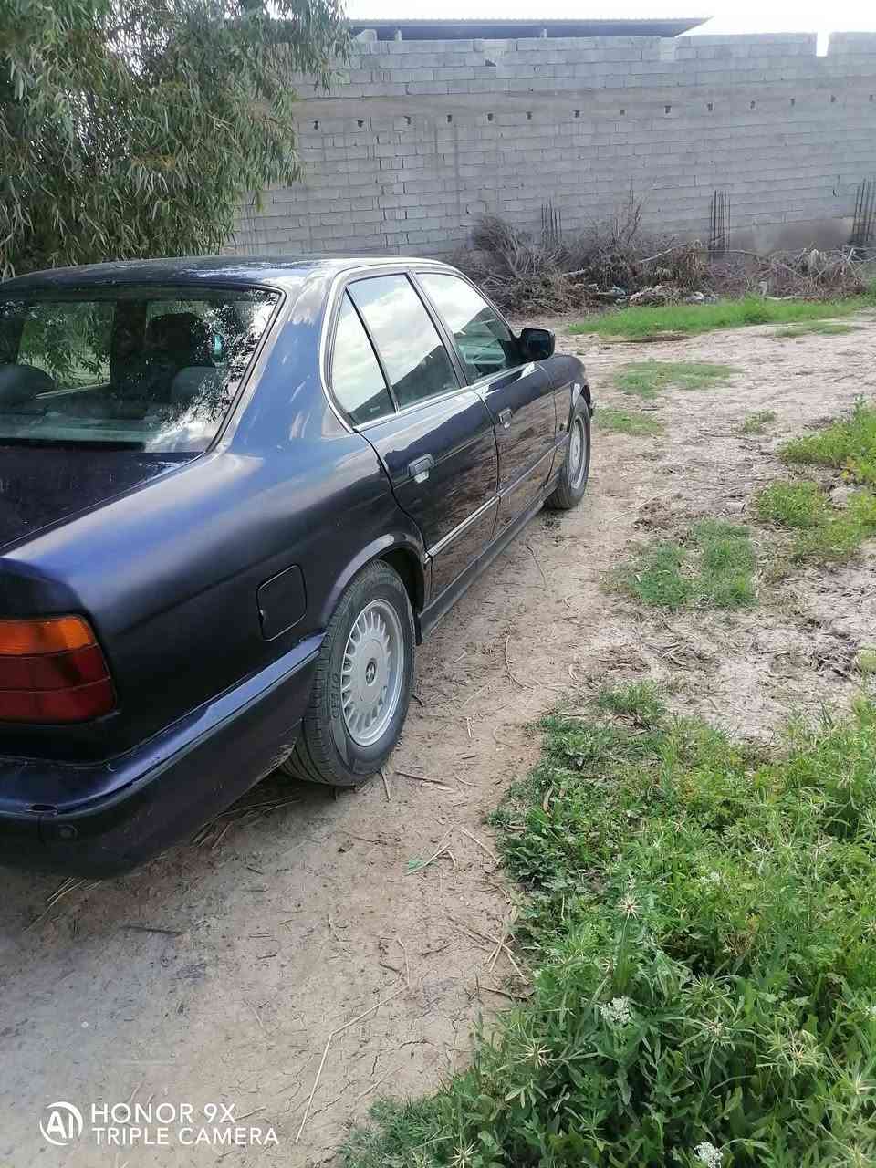 بي ام 525 للبيع موديل 89 أصل بليته وسنوية سيارة نظيفة محرك فل كير حدادية جيد جدا تبريد يحتاج لحيم بوري فقط سلايت دروف ماطور عاطل رقم بغداد دولي بأسمي تحويل مباشر سعر البيع 36 وبيها مجال قليل مكانها ديالى ***********
