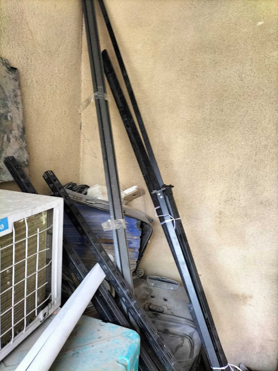 مساطر وستاندات 60متر محل كامل مال ملابس عزلناه
عنوان الحرية 
رقمي ***********
