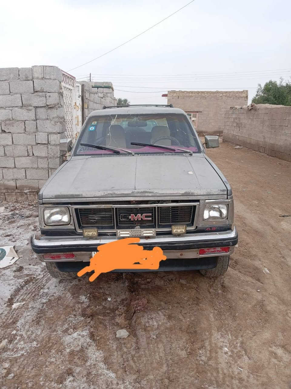 جيمسي موديل ١٩٨٩ رقم انكليزي واسط تحويل ثاني يوم كير محرك ملكه جيد جدا السعر ٣٠ وبيها مجال. هاذا رقم المالك الحائز ***********
