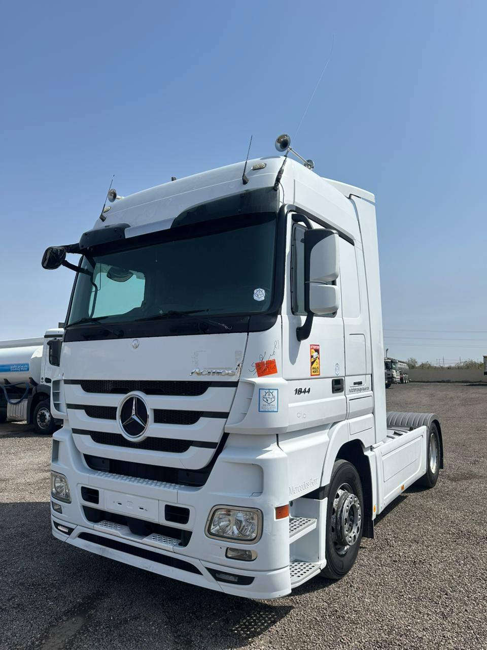 سلام عليكم تك ميكه سبيس فول مواصفات دخول جديد 2012
مامرقم ثلاجه ريتايدر 5طكات سقف ليزري كامره حساس هورنات
ستيراد المانيه كفاله عرجه بدون كلج 12نمره ماشيه قليل شراي يتصل مكان بصره زبير معرض آفاق المستقبل اذا مو شراي لاتصل 
رقم الهاتف ***********
