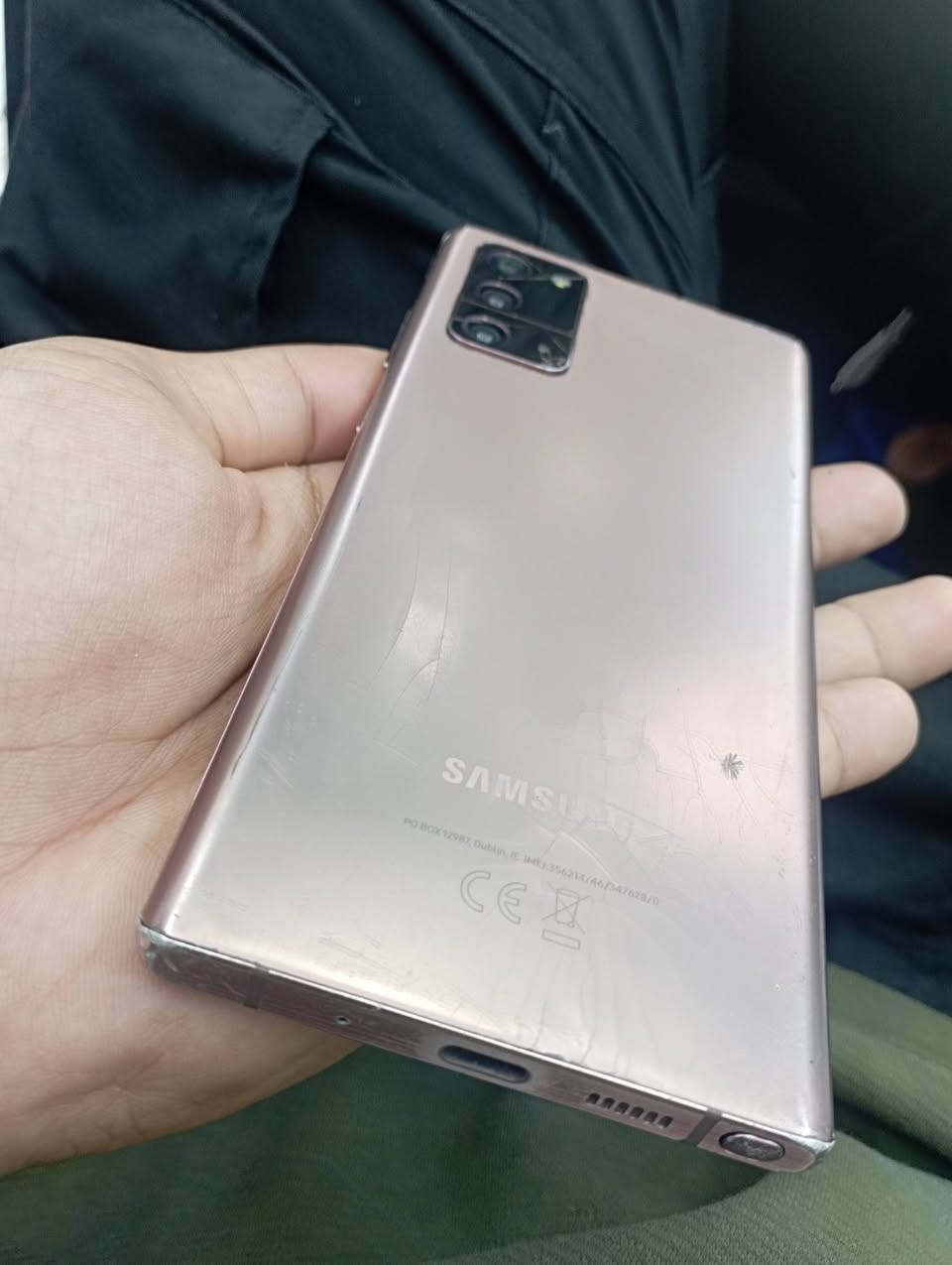 سامسونك نوت 20 

دبل شريحة 

ذاكره 256 

جهاز شرق اوسط 

نضافه شوفت عينك كلش نضيف 

مستبدل فقط بطارية اصلية... 

قلم مرات يلمس مرات لا 

سعره 200 و بي مجال 

مكاني النجف حي المهندسين


**إذا كنت صاحب هذا الإعلان وتريد حذفه لأي سبب، رجاءا أرسل رسالة إلى الدعم الفني**