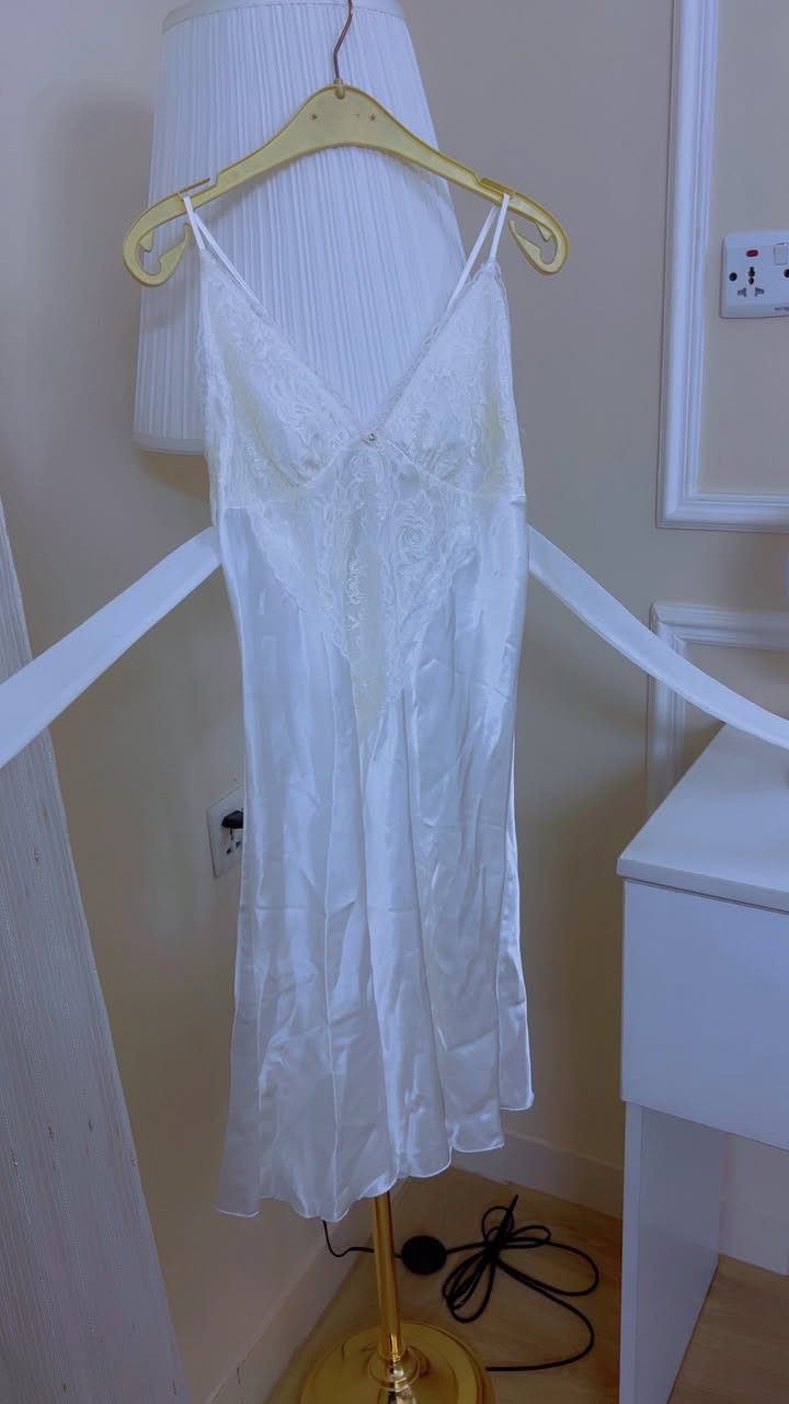 ثوب نوم قصير وجديد قياس 38-40 السعر 15 والتوصيل 5 لجميع المحافظات


**إذا كنت صاحب هذا الإعلان وتريد حذفه لأي سبب، رجاءا أرسل رسالة إلى الدعم الفني**