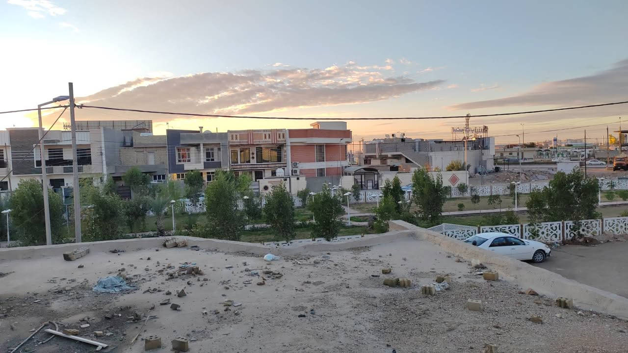 🔥 فرصة 🔥
🔥 هيكل للبيع بموقع مميز 🔥
اذا تريد هيكل بمكان حلو وبسعر قابل للتفاوض؟
مكتب الهدف للعقار والاستشارات الهندسية
يقدّملك عرض مميز 👌
🏠 هيكل طابق واحد للبيع
📅 بناء الهيكل: 2012
📐 المساحة: 150 متر
🔹 تفصيل البيت:
✔️ غرفة نوم 5×4
✔️ صالة واسعة 7×4 صافي
✔️ استقبال 6.75×4
✔️ مطبخ 4×2.90
✔️ حمام + تواليت
✔️ حديقة
✔️ خزان ماء جاهز
📍 الموقع الذهبي:
الفلوجة – حي الشهداء – القاطع الجنوبي
على حديقة مباشرة 🌳
خلف مطعم المزيود سابقًا / مطعم زرزور حاليًا
قريب من شارع 60
وقريب من شارع البو نسور
سايدين شارع 40 البو رديني
💰 السعر: 135 مليون
✳️ قابل للتفاوض للجادين فقط
📞 للاستفسار والمعاينة:
📱 *********** واتساب
📱 *********** واتساب
📞 ***********  اتصال
✨ مكتب الهدف للعقار – نختصرلك الطريق ونجيبلك بيت العمر 
.الهدف لتحقيق الهدف . 2026
