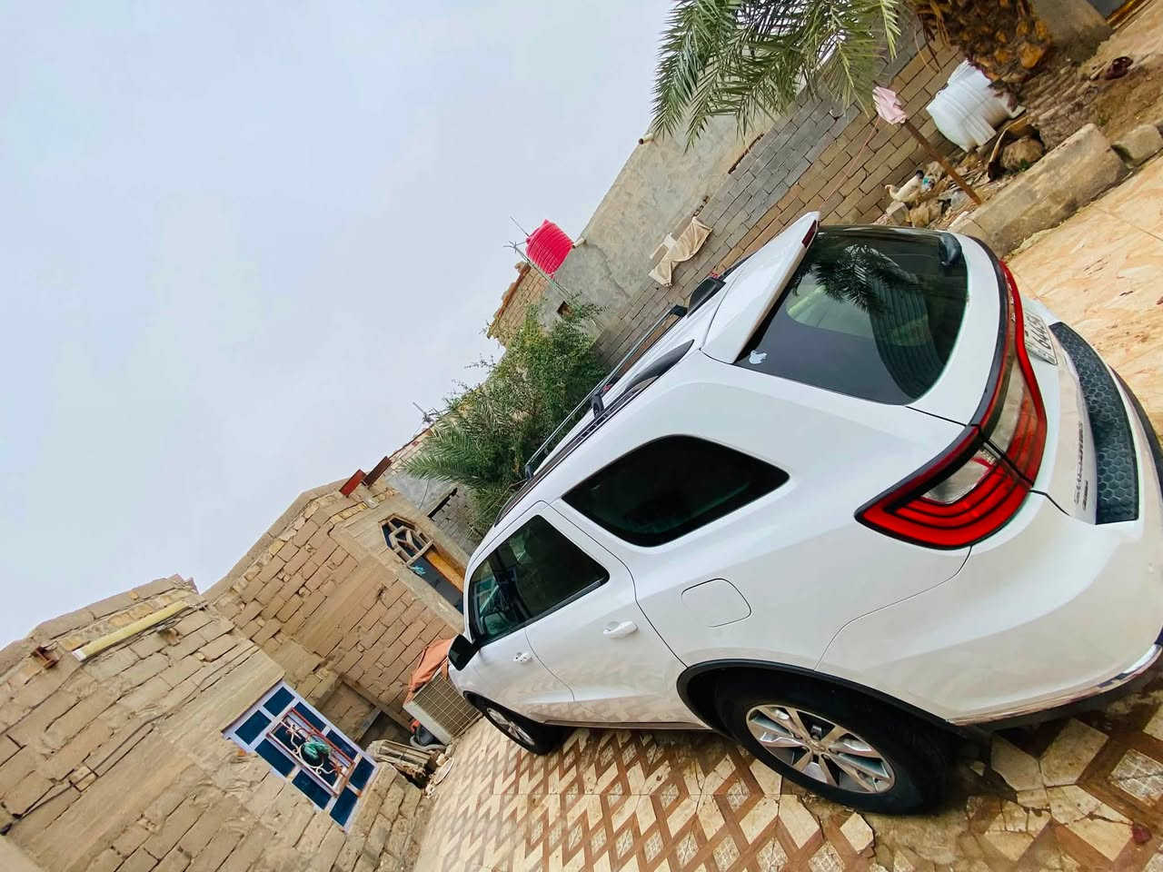 السلام عليكم دوج دورنگو 2014 خليجي لمتت
مواصفات سياره

فتحه سقف
تشغيل عن بعد 
شفتات ستيرن
شاير بلمري
تبريد 3قطع 
كير ماوس 
كشنات تدفئه
سياره نضيفه كير محرك كفاله
محرك 3600
سياره بأسمي بصره 
سعر 220 بيها مجال
***********
