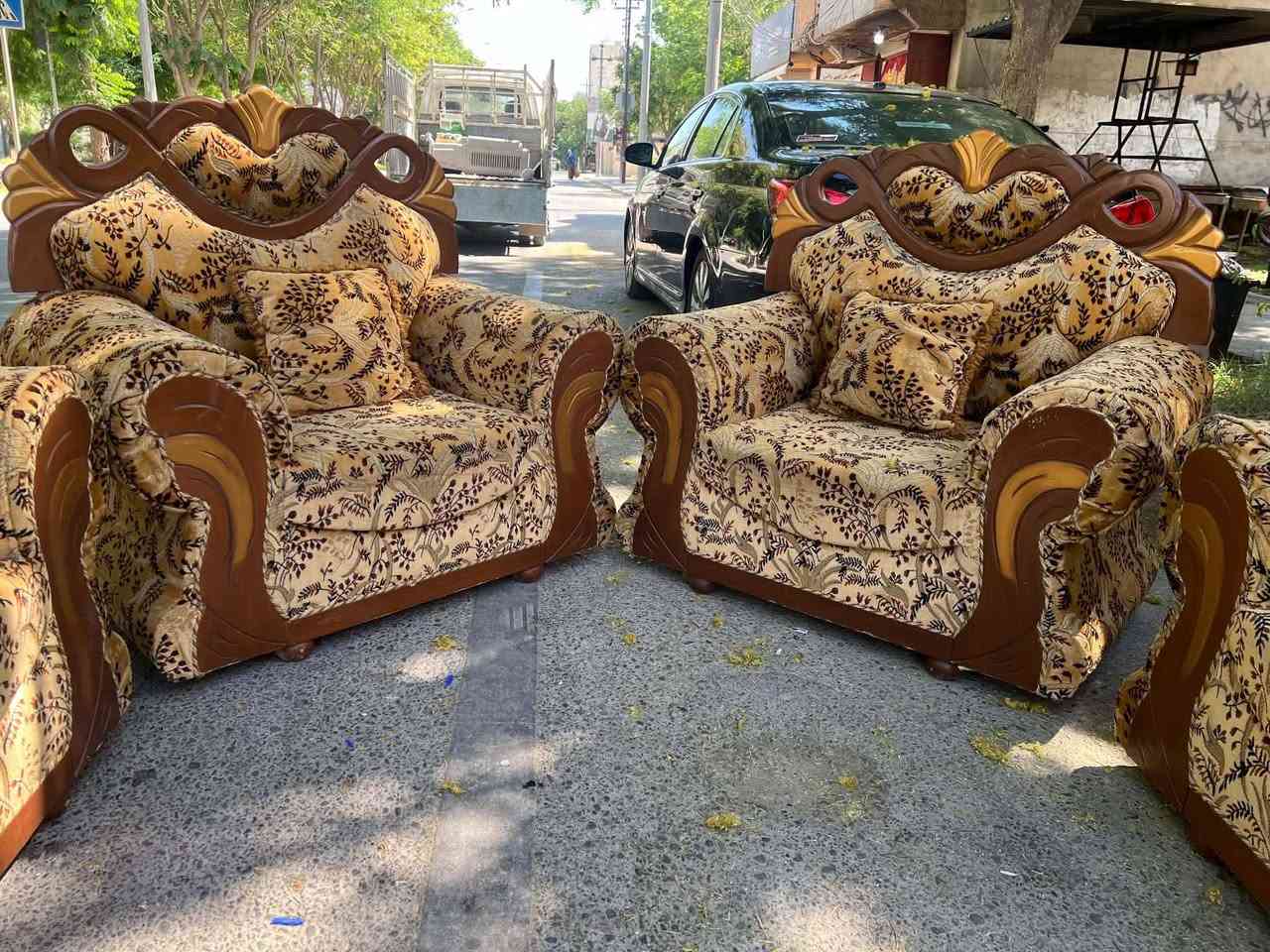 فریاکەوە بەلاش بە لاشە
کلاسیکە 10نەفە ریی بە لۆکی ماوە تۆ
نرخی تە نها 225هەزار
ماڵ بۆ کەس دانانیم هە رکەس زووهات پیرۆزی بیت
ژ.م***********
شوین. کەلار
