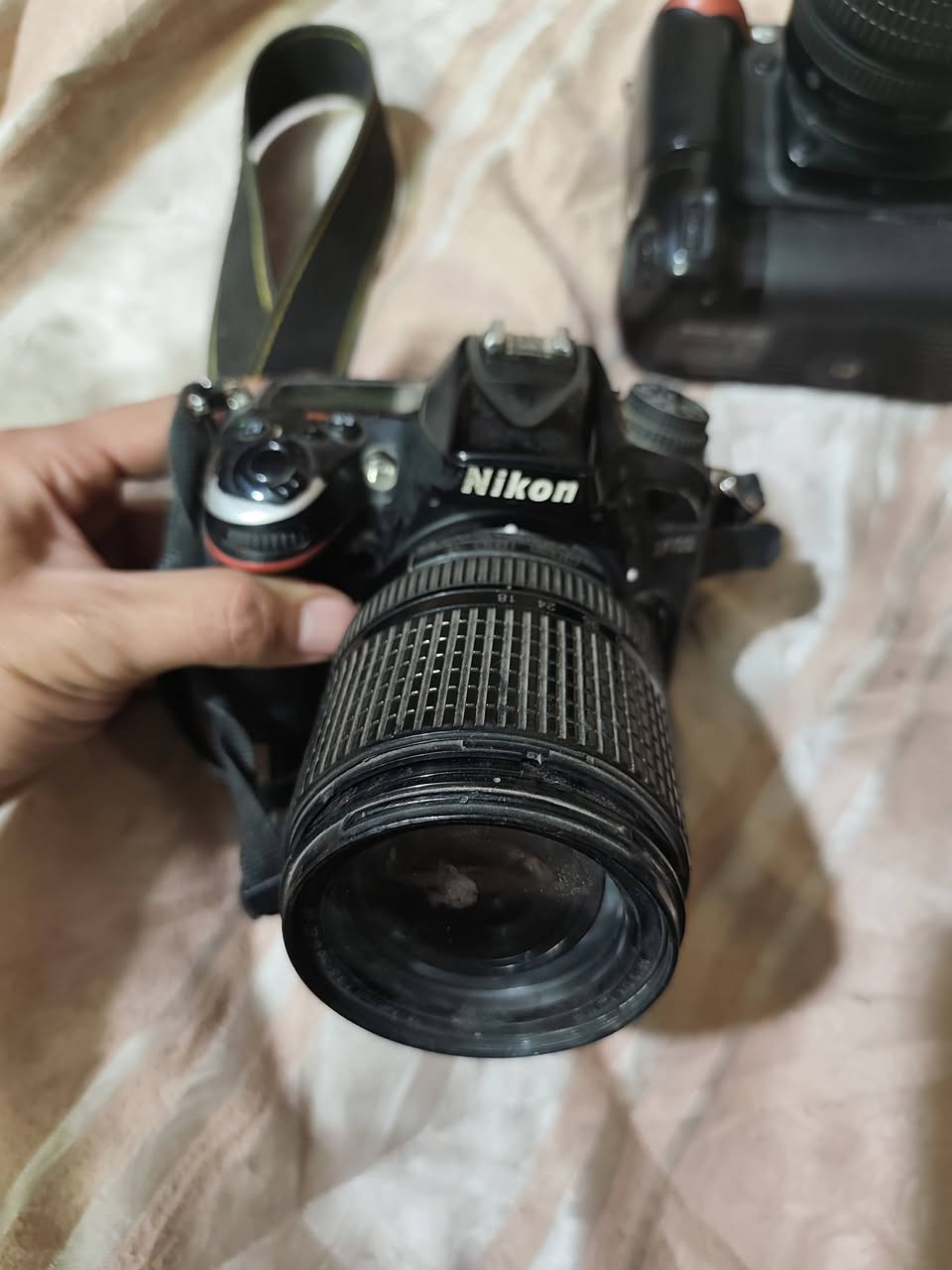 الكامرات البيع التفاصيل واتساب ***********
السعر 600 الف ثنينهن
