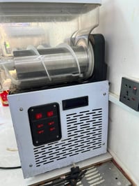 مكينه ازبراي صيني درجه الاوله موديل حديث اخو جديد نضيف حيل مكاني بغداد...