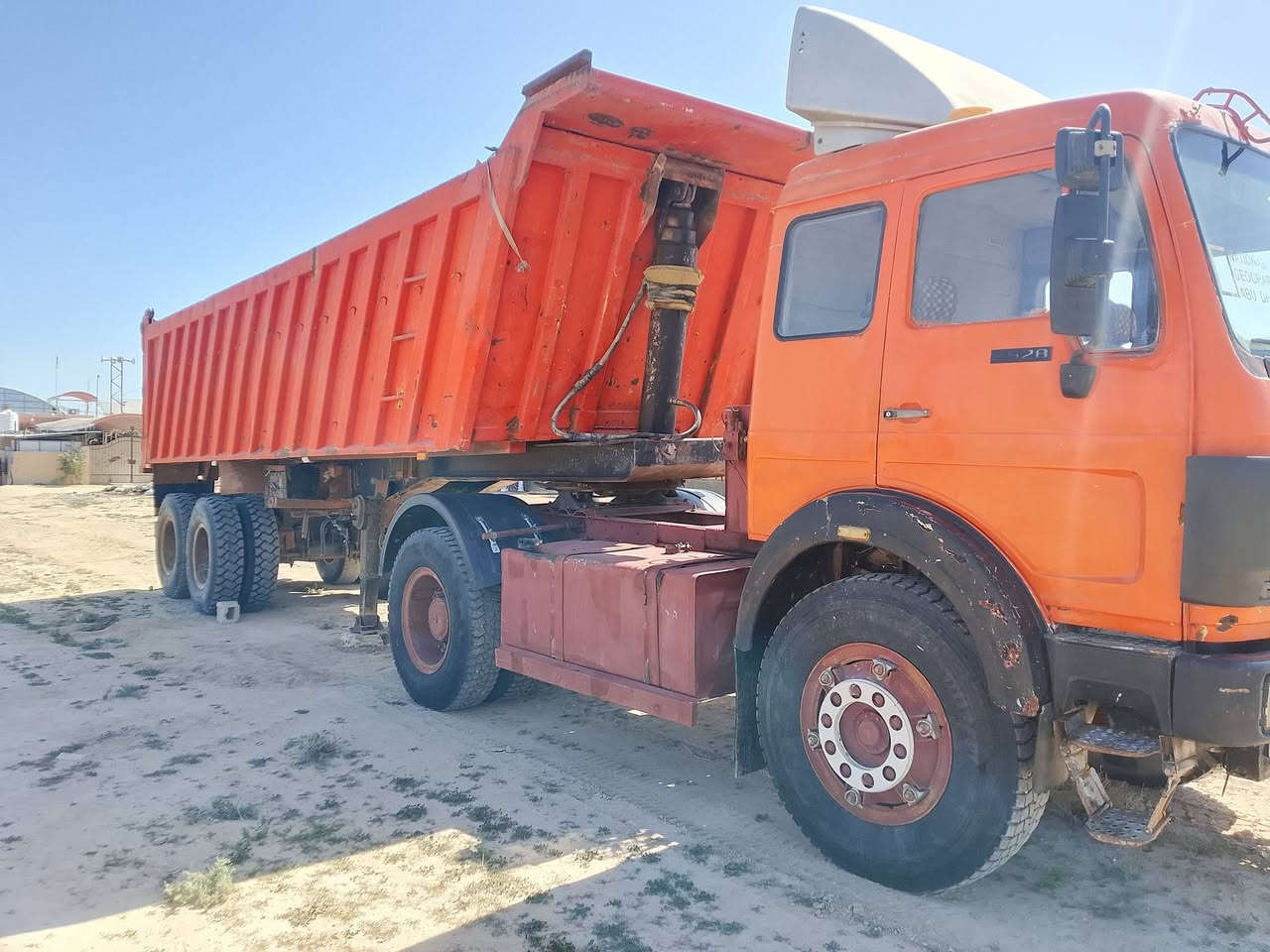 سلام عليكم سياره البي البيع موديل 85 كير 130محرك 10 جديد رقم مثنى 3وحات بسمي تخم تاير  عريانه المانيه  ***********
