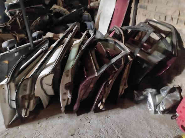 السلام عليكم بيبان جارجر من 2010 و فوق كل الموديلات موجودة و بنيد جارجر لون ابيض 2014 و جنطة جارجر هية و سبايدرهة وحدة 2010 و الثانية 2015 و دعاميات جارجر كل الموديلات موجودة لون ابيض و رصاصي( يوجد غراض جارجر عامة و سي 200 و حدادية و شتريد موجود ) و سي 200 ثلاث بوب لون احمر و جنطة و دعامية هم لون احمر ( واهل المحلات اليريدهن شلع بي خير ويدلل و اليريد مفرد هم موجود) للأستفسار اتصال او واتساب ***********
