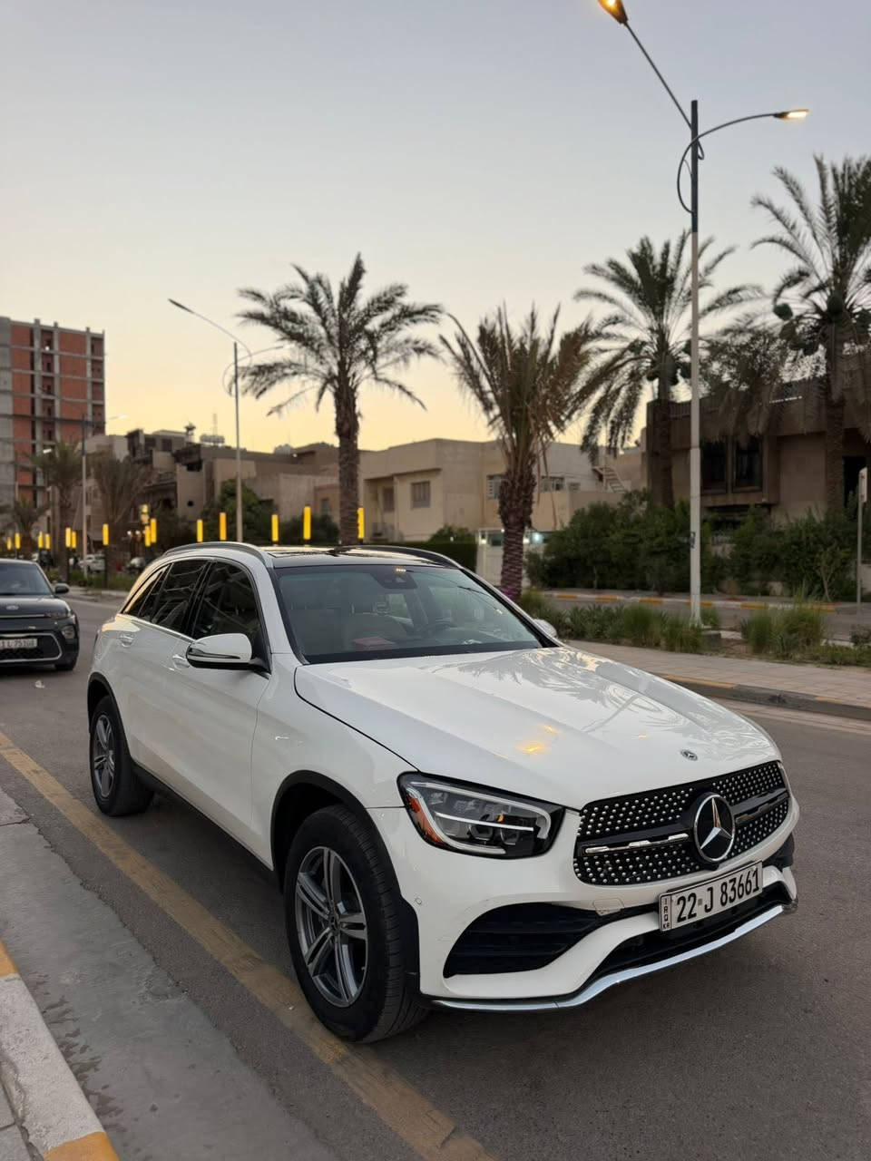 السلام عليكم اخوتي مارسدس GLC300 موديل 2022 السياره فول بانوراما تدفئه كشنات رادار نقط عمياء صندوق كهرباء عليها كت AMG اصل ماشيه ٣٠ الف ميل حادثها بس بنيد ومبدل *********** اتصل وتدلل
