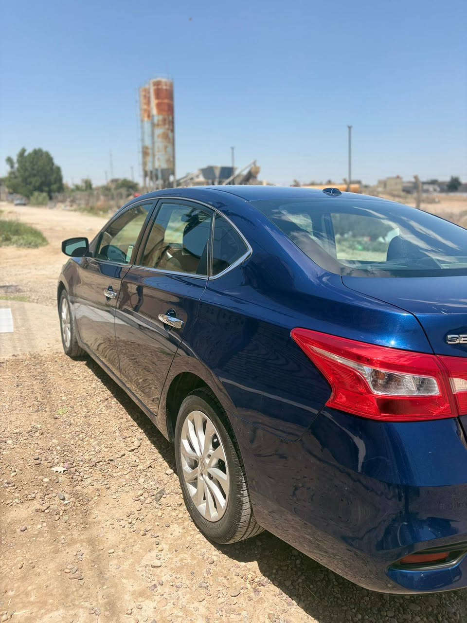 سلام عليكم سياره نيسان سنترا موديل 2017 سياره وارد امريكي ضربتها بس بنيد وشبر من الجاملغ ومصلح بأمريكا سياره فول مواصفات وتحكمات ستيرن وبصمه ماعده الفتحه سياره جديده ماشيه 73 حقيقي صدر تايرات باتري عده سبير كله جديد تبريدها ثلج المحرك الكير كله مكفول  داخلها جديد  رقم هزه فحص سنويه كله جديد تحويل ثاني يوم سعر # 105 مجال بسيط للاستفسار ،*********** مكان السياره بغداد التاجي
