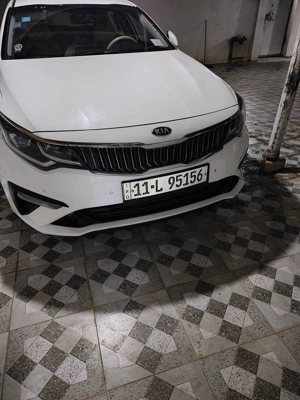 السلام عليكم كيا اوبتيما موديل 20كفالة عامه رقم بغداد انكليزي محرك 2400سياره جديده معه الكلمه مكان ديوانيه سياره اخت الزيرو***********
