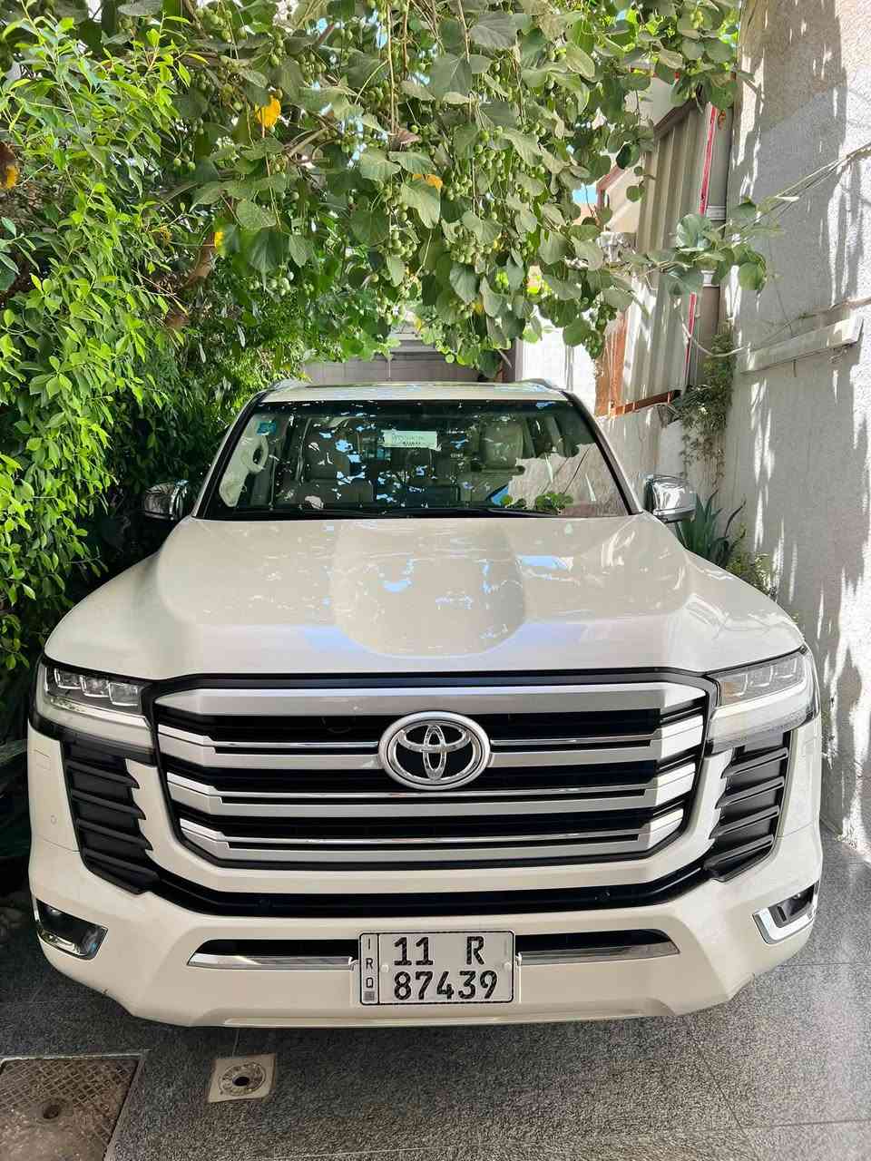 السلام عليكم لاندكروز 2023 VX ساز ماشية 30 الف مغلفة بالكامل PPF مكفولة من البارد والصبغ والشخط والرصعة بدون اي ملاحظة كراسي خلفية كهرباء كشنات تدفى تبريد كشن ميموري ذاكرة ٣ شاشات مكان السيارة الكاظمية السعر 69,500$ هاتف ***********/***********
