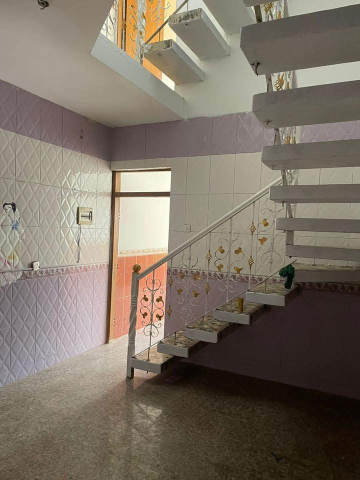 للبيع✅
55م.     
الطابق1️⃣أستقبال+مطبخ+غرفة نوم+خدمات
الطابق2️⃣غرف نوم عدد(2)
الموقع📍حي اور-قرب سايدين مثلجات الملكة
🔸السعر:155 قابل للتفاوض

مكتب الثقة للعقار
حي اور-شارع نادي النفط-مقابل مركز سناريا لطب الأسنان
***********📳
***********📳
