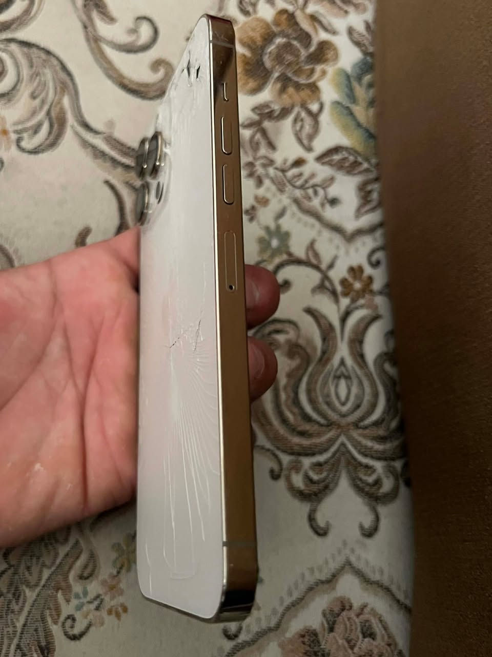 سلام عليكم ملاحضة جهاز بس ضهرة مكسور و صوره غديمة بدون كسر   13 برو ماكس لون ذهبي
ذاكرة 512 بطارية 🔋 76 بلادية  
سعر 620 بي مجال مكان بابل طريق وردية خارج    هاي لزكة  الفطر
الرقم ***********
