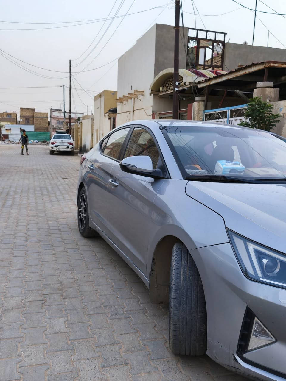السلام عليكم 
النترا وارد كوري 2020 للبيع 
مكينه 1600بانزين دبل نوزل
مكفوله ب 137 وبيها مجال
للأتصال ***********
