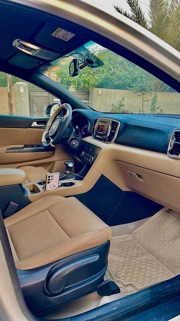 ﷽  سـبـورتـج خـلـيـجـي موديل 2019  الـسـعـر 180 ورقة وبيها مجال  انـتـبـه رقم بغداد (  مـمـيـز )  بس سعر الرقم ( 60 ورقة )  مـكـفـولـه كفالة عامة عدا البنيد مبدل بلادي اثر طخة خفيفة وموجودة صور الطخة وبارد كد شبر بالباب السائق  فقط . داخـل مـلـكـي الـسـيـارة بأسمي  الـعـنـوان بـغـداد الـدورة شارع المصافي . 
 *********** . *********** 
أبـو هـيـثـم الـجـمـيـلـي ☆
