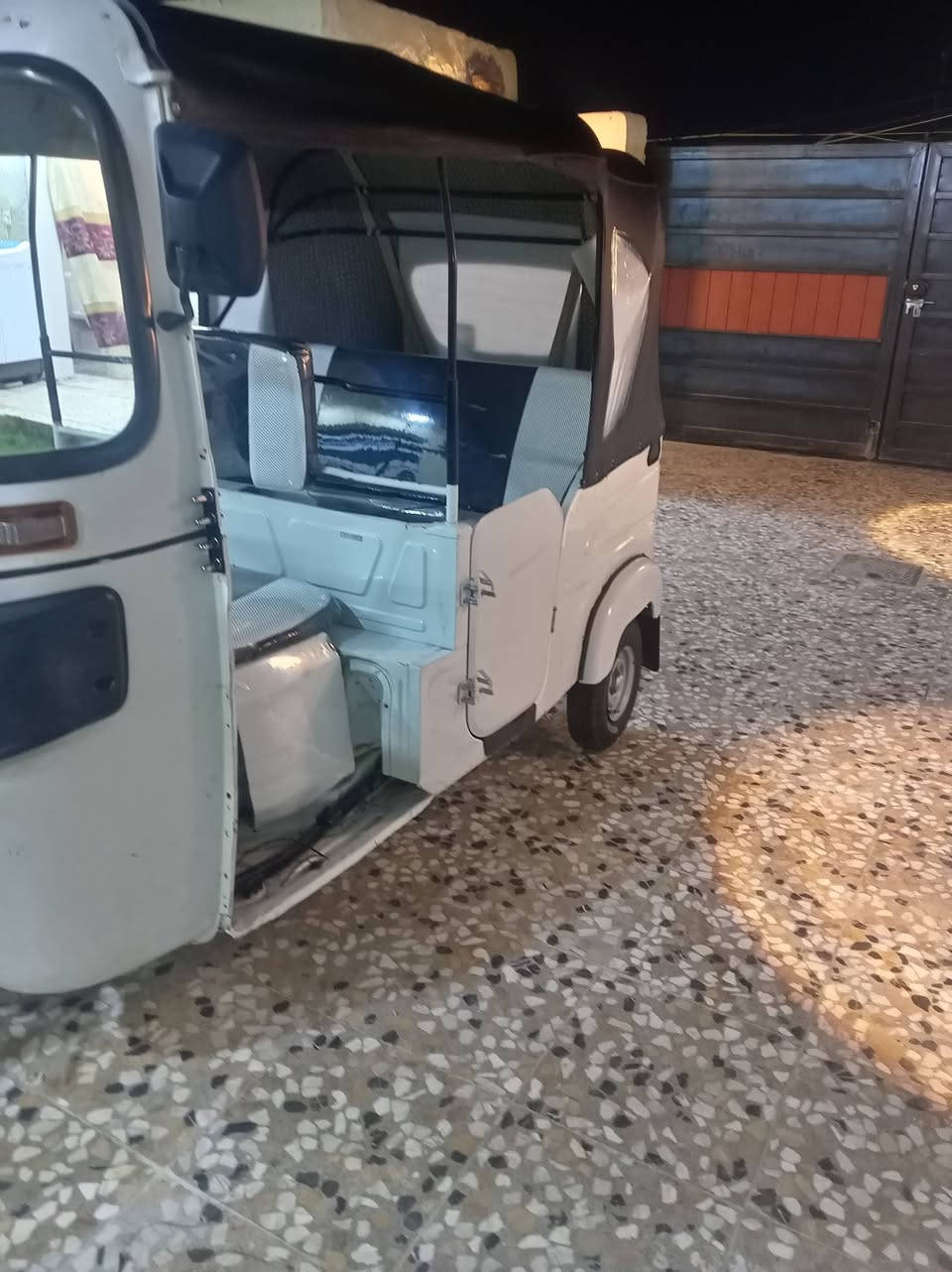 سلام عليكم تكتك  موديل 2021  شهر 11 تكتك مكينه اكسن  خير من الله. مكان  زعفرانيه. جسر ديالى  القديم ***********.   7700 بيها مجال الشراي. غير متواجد عل خاض
