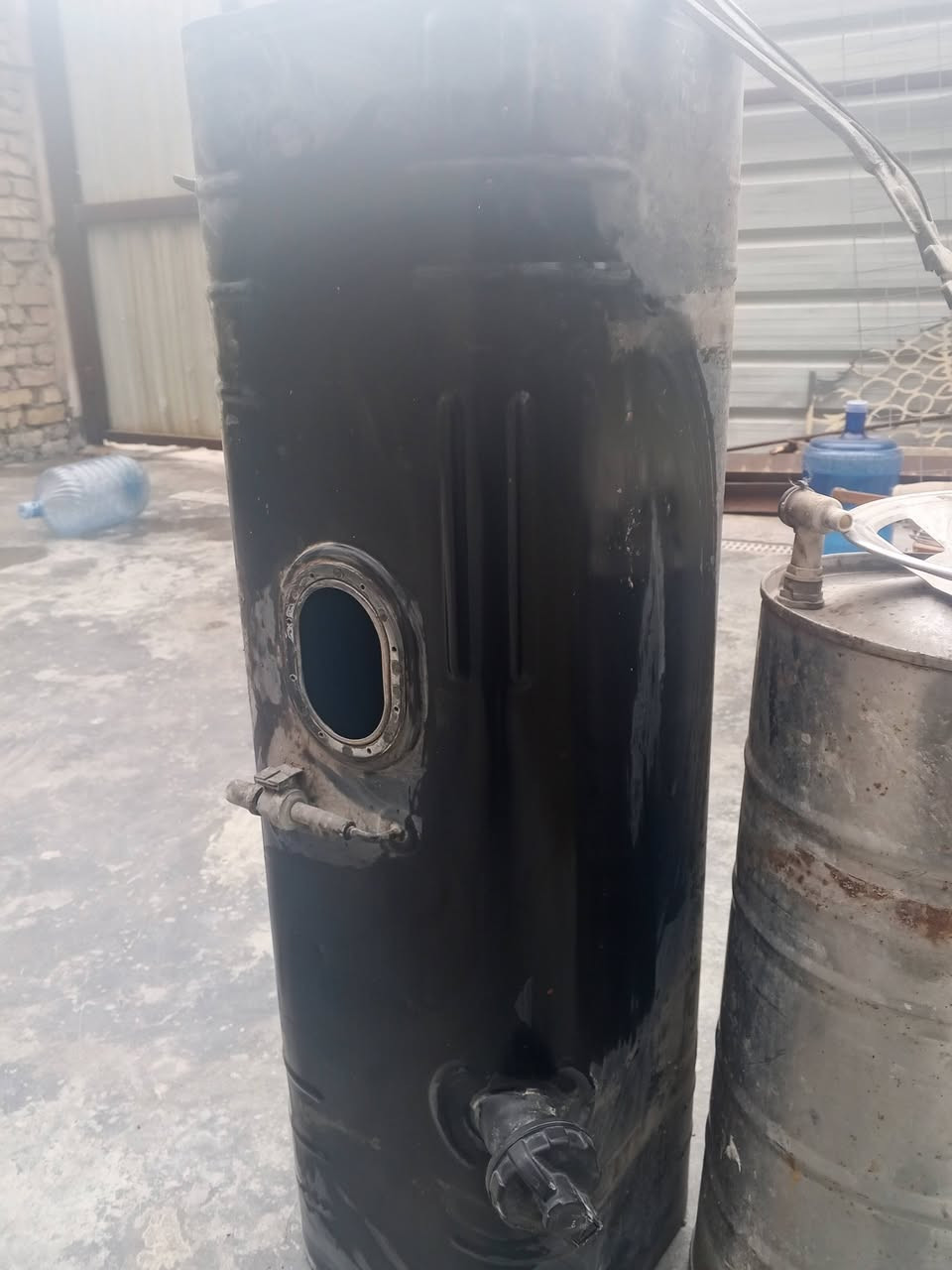 تانكي كاز 60لتر نظيف
مع تانكي مي كيه وياه دعاميه خلفيه كيه كلهم 
ب 75الف بيع سريع 
رقم ***********
