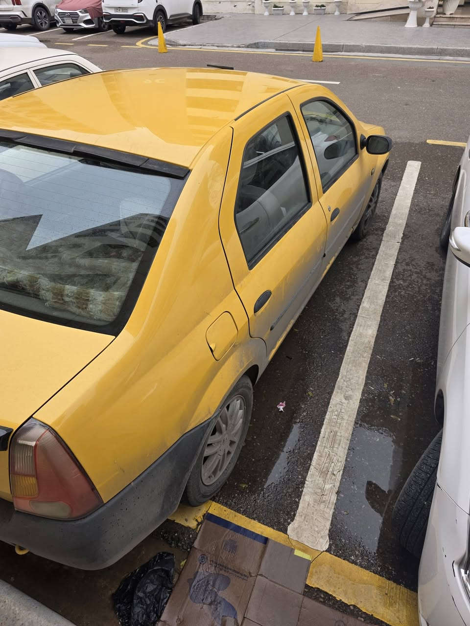 السلام عليكم 
رينو لوكان 2017 للبيع 
السيارة نضيفة وحلوة سنتر لك جام كهرباء رقم انكليزي بااسمي بغداد مكان السيارة بغداد السعر 68 وبيهة مجال ***********
