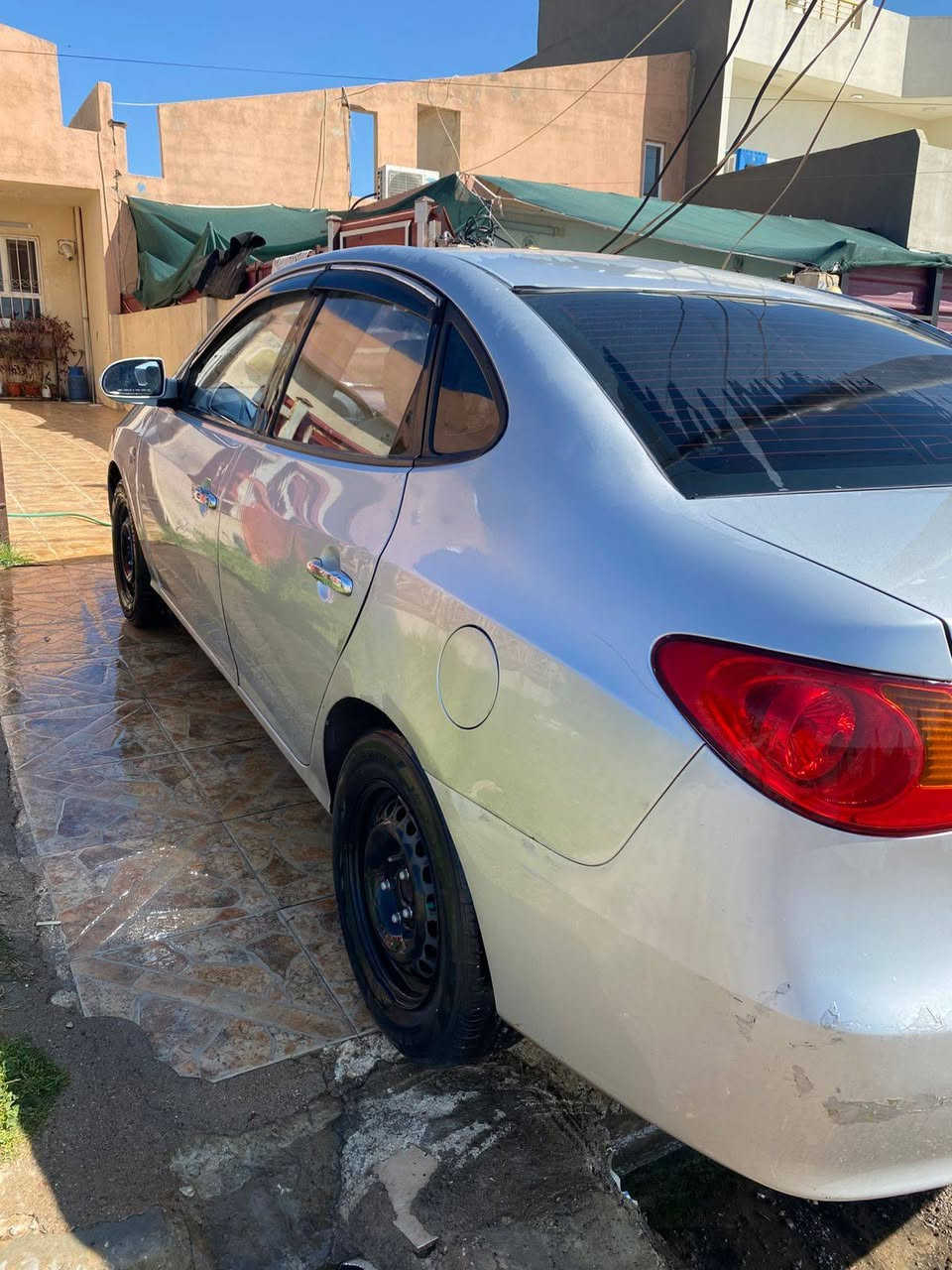 للبيع .
موديل ٢٠٠٩
سياره نضيفه ..كير محرك شرط تدفئه تبريد شغال. صدر أمامي خلفي جديد. 
السياره موجوده في دهوك الان 
السعر ٤٥ ورقه 
هاتف ***********
هاتف ***********
