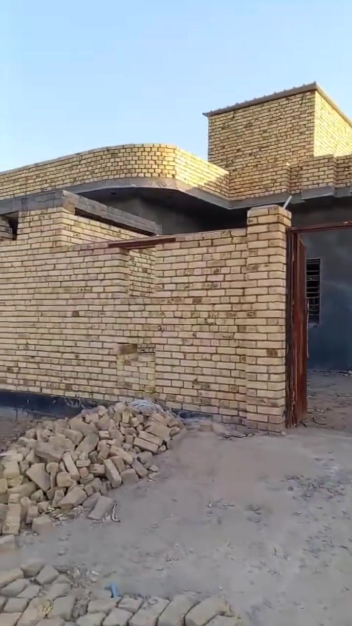 سلام عليكم بيت هيكل البيع ور معمل غاز مال الغراف طابوع زراعي مساحت 320 متر بناء البيت 3 غرف نوم وصاله 4 ×12 ومطبخ 4×5 ودوانيه 4 ×10 ومجموع صحيات 2 البيت عوز بس مخمر وسراميك وكهرباء البيت بناء جديد سبب البيع محتاج الاستفسار اتصال علي هاذا رقم ***********

