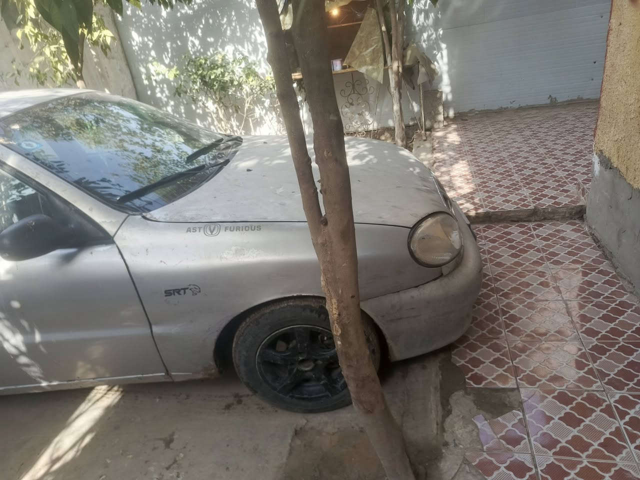 سلام وعليكم دايو لانوس موديل 2000 كير ومحرك  اخير من الله وصدر جديد تخم تاير جديد مكاني ابو غريب *********** السعر 27 بيه مجال
