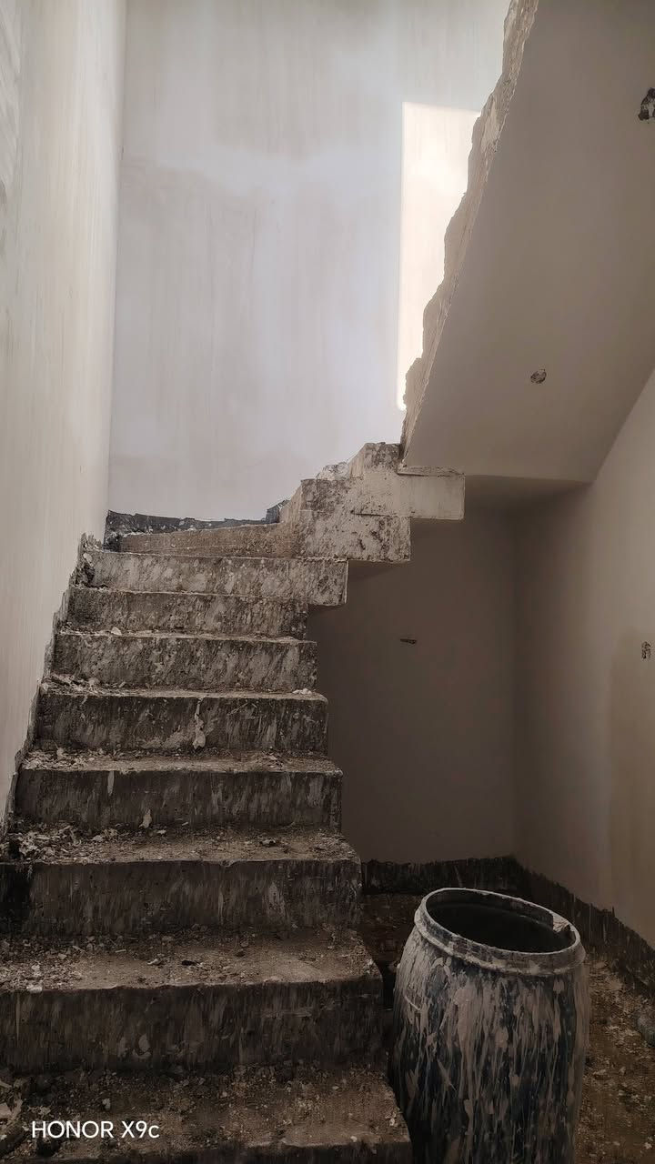 كادر لبخ اسود وبيط
ستلام مهندس ***********
