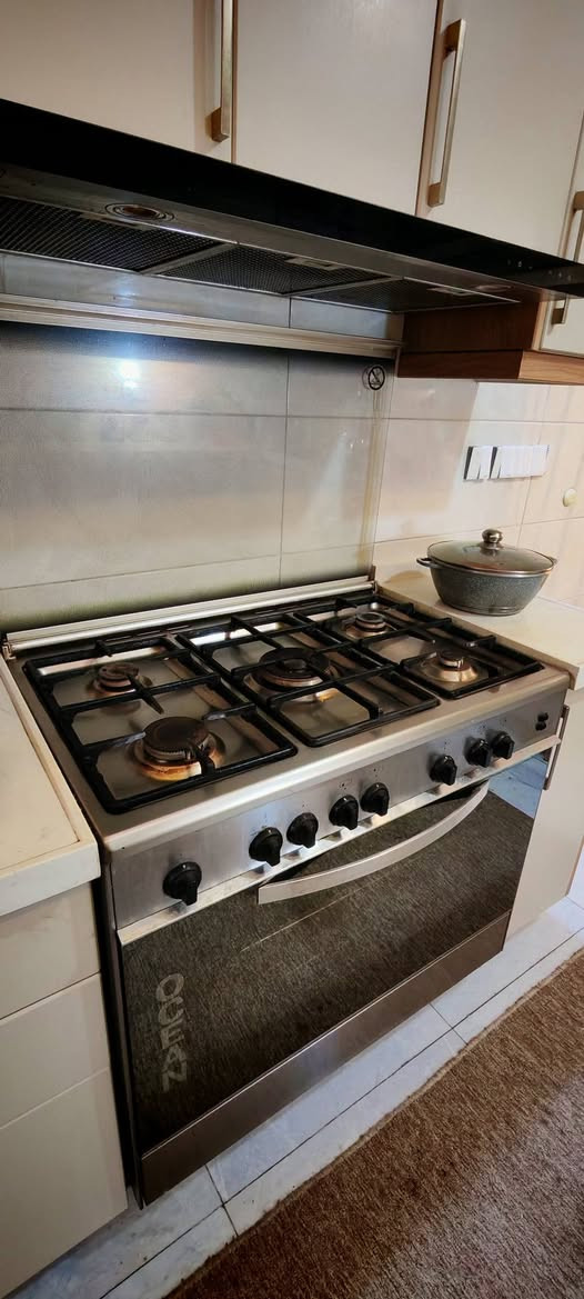 السلام عليكم طباخ للبيع نوعية إيطالي اوشن  ٥ عيون مستعمل السعر ٢٠٠ 
العنوان بغداد السيدية ***********
