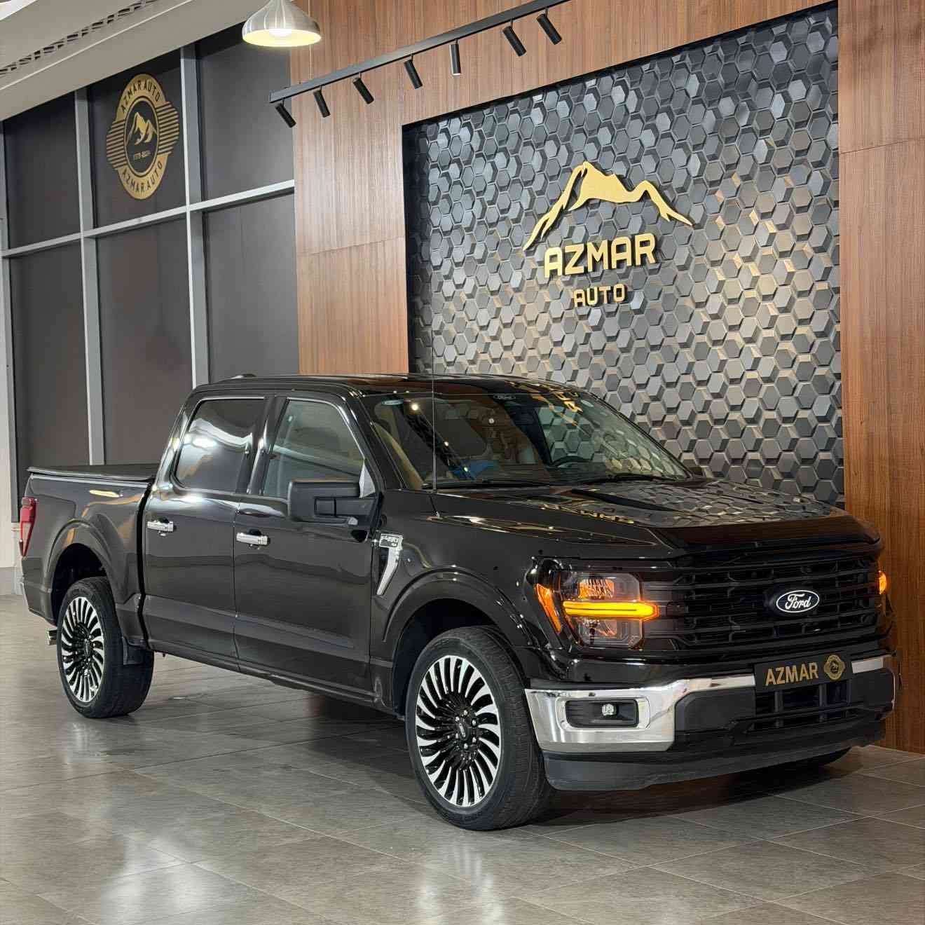 Ford F-150 XLT
2025
ماشية : 3 الف فقط
سلندر: 6 سلندر
محرک: 2.7
‎الكاميرا الخلفية - التحكم على المنحدرات - مستشعر وقوف - تدفئة المقاعد - مثبت السرعة - نوافذ كهربائية - نظام فرملة الطوارئ - 8 وسادة هوائية - المصابيح الأمامية ليد - قفل مركزي للأبواب - مانع الانزلاق - رادار

السيارة وارد امريكي بنيد و جاملغ صبغ 

سعر : 315$ ورقة
للاستفسار : ***********
العنوان : السليمانية المعارض الجديدة شركة ازمر اوتو معرض رقم ٣٤
