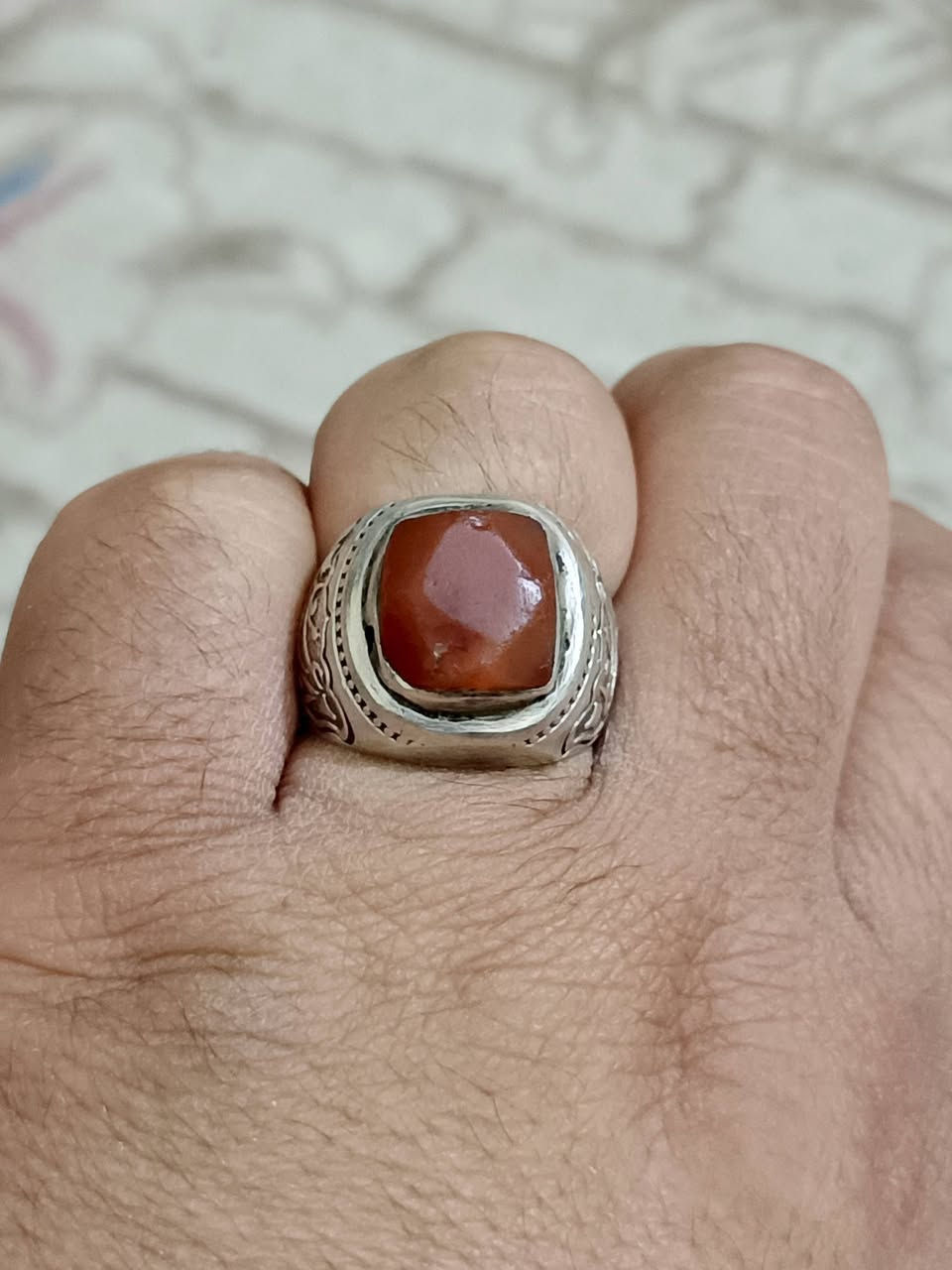 اصيله..عباسية مشگول يماني شرط القدم ..مخطوط علئ جوانب الصياغه (علي مع الحق والحق مع علي ) مكان السماوه توصيل موجود ***********
