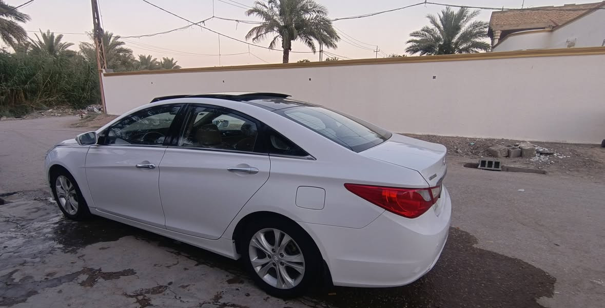السلام عليكم 
سوناته خليجي 2011
رقم بغداد انكليزي الجديد
مكينه 2400 دوش كير خير من الله
تبريد منضومه جديده 
سياره فول مواصفات عدا البصمه
بنرامه مري شفط اشاير بل مري
قطعتين تبريد السونار مرفق
المكان بابل المسيب
السعر 108 وبيها مجال
***********
