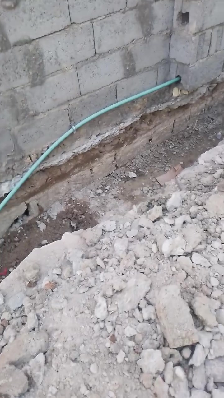 السلام عليكم ورحمة الله وبركاته تحيه طيبه كادر قاسم الغريري لكافه عمل ترميم البيوت وكل مايلزم يلزم وكما تشاهدون هذا العمل حفر المجاري مع التسليك كامل كرسته وعمل وكان العمل بمنطقه بغداد زيونه عمل بااتقان بما يرضى الله والناس لطلب والاستفسار اتصل على الارقام التاليه 
***********  يوجد واتساب 
*********** 
ابو سجاد مكاني بغداد لتواصل خاص او اتصال ومن الله التوفيق للجميع
