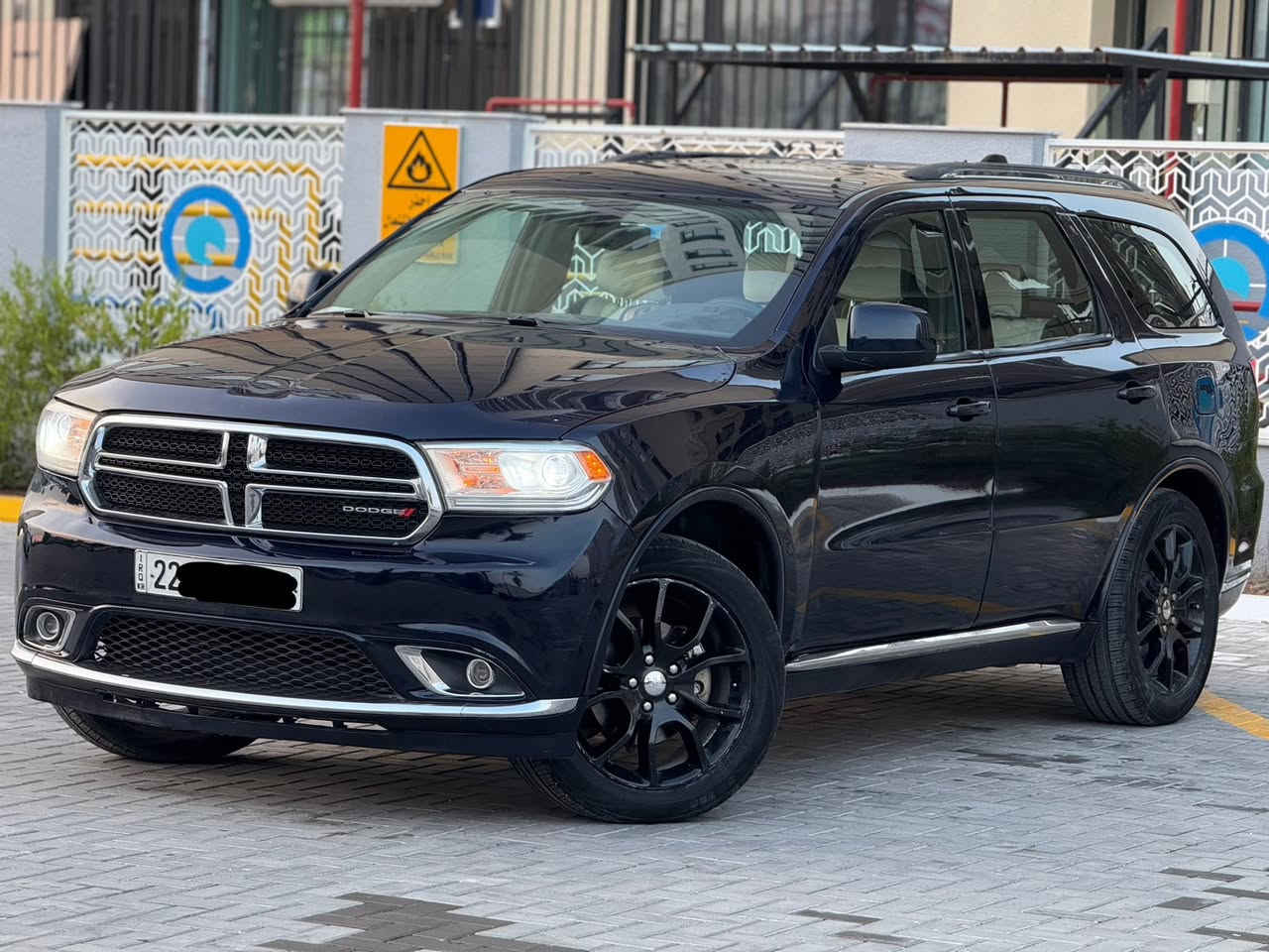 يا الله 
سيارة كلش نظيفة وجاهزة من كلشي
***********
دورنكو 2017 SXT 
محرك 3600 V6 
ماشية 70 الف رقم اربيل جديد
3 قطع تبريد 7 راكب 
شاشة كامرا حساس
تشغيل عن بعد 
شفتات ستيرن 
ويل 20 اصلي وتخم تاير جديد
كشنات جلد ابيض وكهرباء 
ادامه كامله مسويلها 
بجم كبس شركة
صور الحادث وسونار وكل تفاصيل بالمنشور 👇🏼👇🏼
سعر 188$ بيها مجال قليل 
مكان سيارة بغداد السيدية
