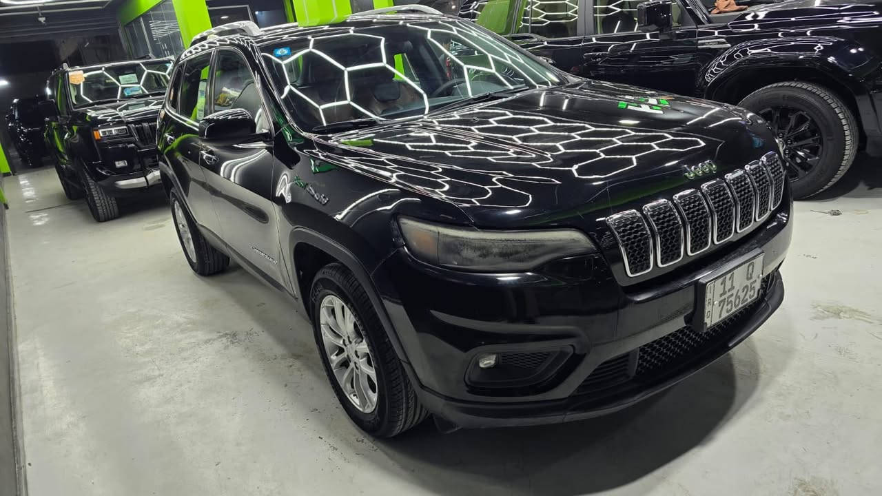 السلام عليكم جيب بزون موديل 2019  بغداد باسمي محرك 6سلندر   بيه صبغ صبغ صفحه بدون حادث بدون يرباك بيها من امريكي تكردح بصفحه ورقم شاصي مرفق بالمنشور  بدون دواخل  تخم تاير السعر 127
مكان السياره الانبار الفلوجه 
***********
***********
