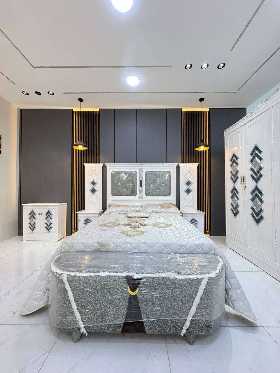 السعر // مليون فقط 
🔅تفاصيل الغرفة المرمري  ....

 خارج ٤ملم ام دي اف 🔺
وداخل معاكس ٣ملم 
صبغ حراري  درجة اولى 

عدد القطع  ٧ قطع 😍
🔺1 //جرباية  قياس  ١٦٠ × ٢٠٠ 
🔺//ميز جانبي ايسر قياس ٥٠
🔺2// وميز  جانبي  قياس ٥٠
🔺3// زاوية ارتفاع مترين عرض ٨٠
🔺4// وميز بلازمه  
🔺5//وميز مراية ارتفاع مترين عرض ١٢٠
🔺6// وكنتور ٦ باب  ارتفاع مترين و١٥ طول ٣ متر و١٥

القطعه الثامنة حسب الطلب شازلون
سعرها ٥٠ الف ❤️

(توصيل مجاني مركز بغداد )
التوصيل يشمل الشد مجاني 🔥
(اطراف ٥٠)
باقي المحافضات حسب البعد
شازلون سعرها ٥٠ الف
شازلون مخزن ٧٥ الف


**إذا كنت صاحب هذا الإعلان وتريد حذفه لأي سبب، رجاءا أرسل رسالة إلى الدعم الفني**