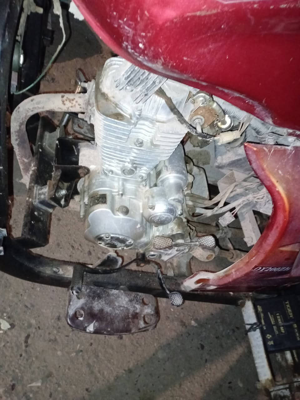 السلام عليكم ستوته للبيع شغاله كهرباء كله شغال مكينه جديده اوراق تالفه السعر ٧٥٠ عنوان بغداد حي البتول قرب جسر الفرنسي رقمي ***********
