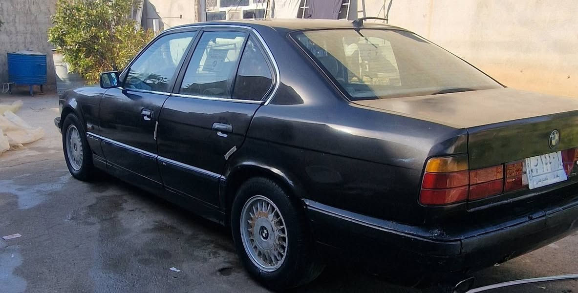 للبيع BMW موديل 1990
سيارة بحالة جيدة وسعر مناسب.
التفاصيل:
التسجيل: بغداد – باسمي (مشروع وطني)
السنوية: لـ 28 وقريبة تسقط
محرك تخم
الكير يعمل طبيعي
صبغ عام
تايرات جيدة
شكلها جميل
النواقص:
الجنطة قافلة
يد الباب الخلفي فالتة
تحتاج دوشمة بسيطة
💰 السعر: 55 وقابل للنقاش للجادين
📱 التواصل واتساب: ***********

صلاح الدين /بلد

