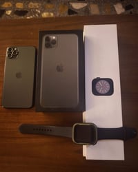 للبيع 1_ايفون 11برو ماكس ذاكره 256بطاريه 94 جهاز مكفول لامفتوح ولامصلح...