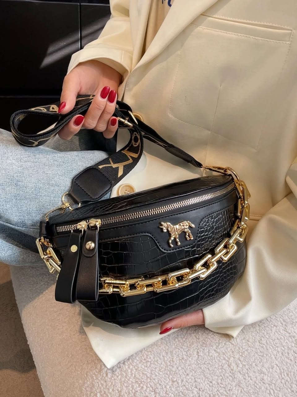 ‏عملية وأنيقة بنفس الوقت
‏اختيارك اليومي المثالي✨👜


**إذا كنت صاحب هذا الإعلان وتريد حذفه لأي سبب، رجاءا أرسل رسالة إلى الدعم الفني**