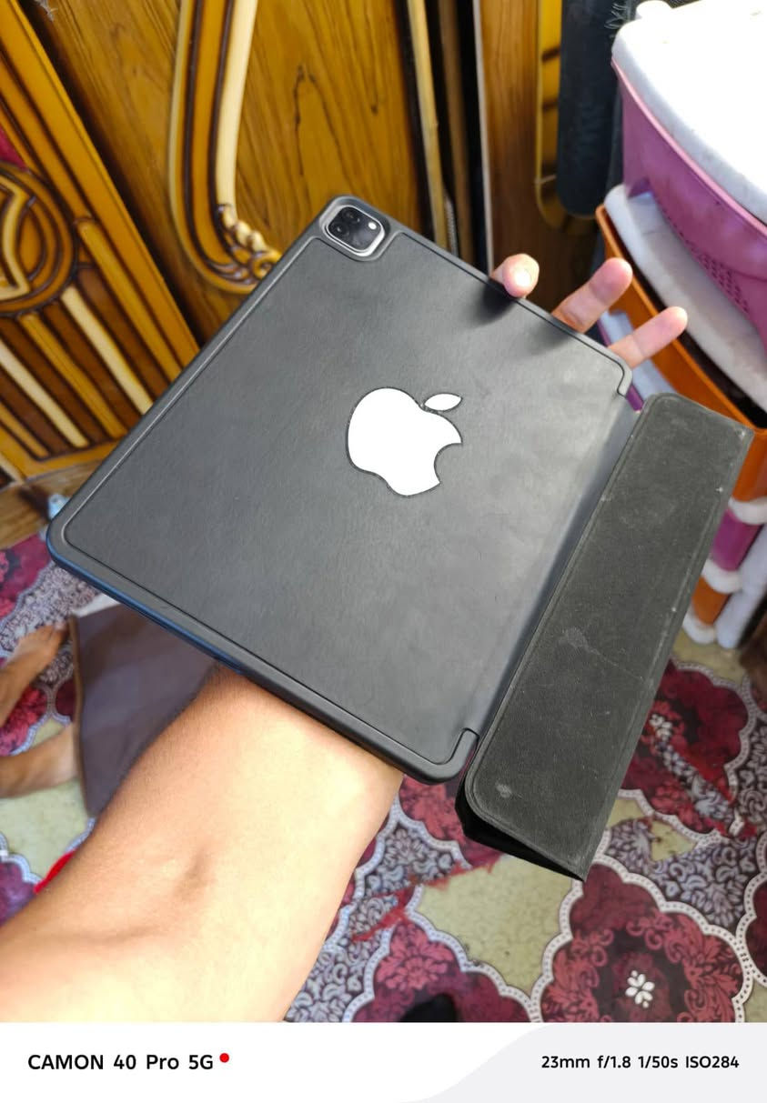 للبيع: iPad Pro 11-inch (الجيل الرابع) 🚀
نوع الجهاز: iPad Pro (11 بوصة) - الجيل الرابع (النسخة الأحدث بمعالج الـ M2 الخارق).
المعالج: Apple M2 chip (أداء فائق للالعاب الثقيلة مثل ببجي، والمونتاج والدراسة).
الذاكرة والتخزين: 128 جيجابايت.
الاتصال: يدعم Wi-Fi 6E (تصفح وسرعة تحميل فائقة).
حالة الجهاز: نظيف جداً وأخو الجديد (استخدام حشيم).
الميزات الإضافية: شاشة Liquid Retina بتردد 120Hz (ProMotion) لسلاسة تامة، كاميرات احترافية مع مستشعر LiDAR، وبطارية ممتازة تدوم طوال اليوم.
ملاحظة: الجهاز خالي من أي عيوب أو تصليح، وجاهز للاستخدام مباشرة. سعر 750 وبي مجال مكاني عسكري كبل رقم 0783876897


**إذا كنت صاحب هذا الإعلان وتريد حذفه لأي سبب، رجاءا أرسل رسالة إلى الدعم الفني**