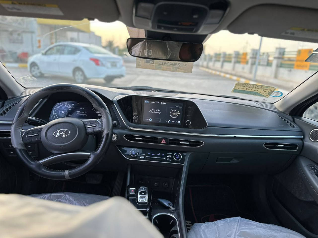 سلام عليكم سوناتا للبيع موديل 2020 مكينه 20500 وكير تبريد مكفولت سونار بل منشورسعر 142 وبيه مجال قليل رقم بغداد تحويل مباشر لون ميز سمنتي ***********
