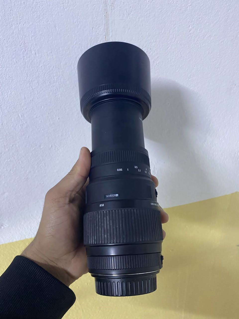 السلام عليكم عندي هاي الكامره للبيع نضافه فول كدام العين وزوم ثنين ويا الشري يتصل عل هاذ الرقم ***********
