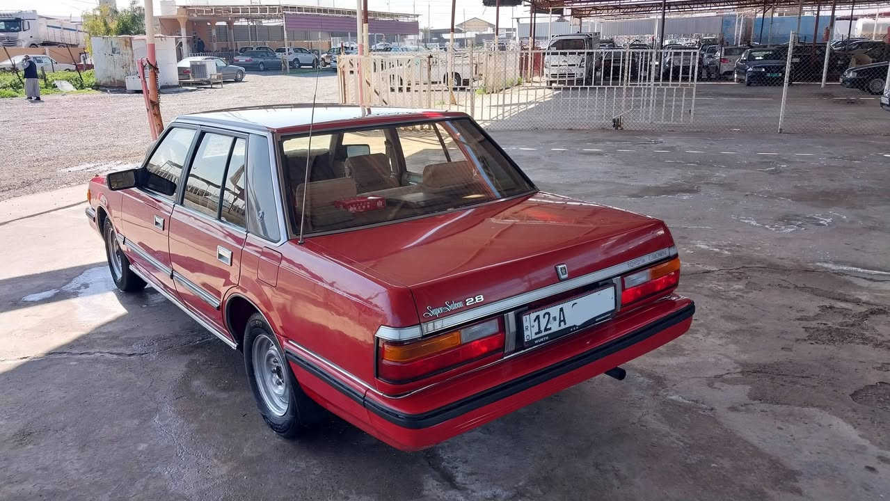 سلام عليكم       السعر 70 ورقه
سوبر موديل 1984
وضع شركه ماشيه 407 الف كيلو متر 
السياره بدون ضرر او تبديل 
بدون صبغ وبدون تقحيل 
فقط مكانين اصغار صبغ على كد شبر  او اكثر
دواخلها كلها على البلاد 
محرك كير شرط بلادي 
كهربائياتها كلها شغاله 
صدر امامي خلفي جديد 
هزه سنويه جديد بسمي 
كابون بانزين بيها 
عنوان موصل برطله 
رقم للهاتف ***********
***********
