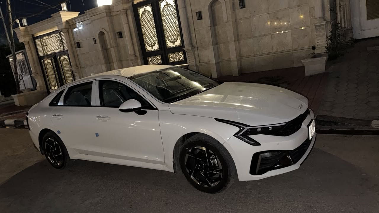 السلام عليكم
معروض للبيع 
كي فايف 2026 اخذتها قبل يومين بعدها زيرو ماشيه ٢٠٠ كيلو بس على كد الترقيم 
بس احتاجيت فلوس ودابيعها
فول عدا البانوراما 
رقم اربيل وكاله او تحويل بضمانتي 
السياره جديده شخط مابيها ولا اي ملاحظه مصارلها يومين عندي بس
السعر 245 ورقه مجالها بسيط للشراي 
مكاني النجف حي العداله
***********
