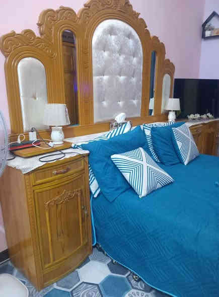 السلام عليكم للبيع غرفه نوم صاج حلوه ونظيفه السعر 2250 مليونين وربع المكان الديوم مربع 17000 خلف شارع 60
***********
