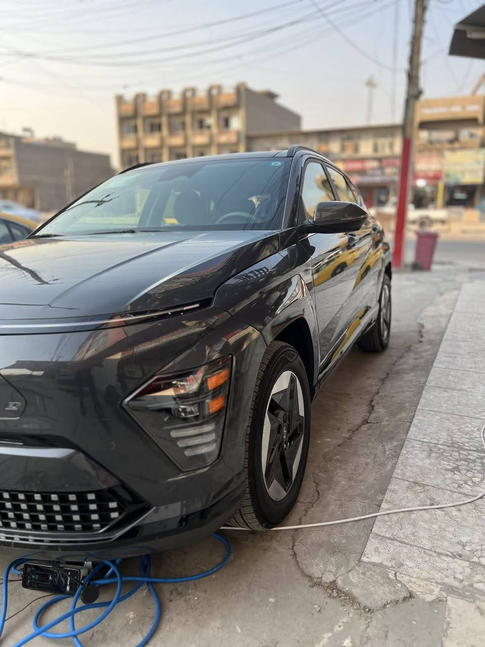 السلام عليكم
هونداي كونا وارد امريكي كهرباء بالكامل 
ضررهه قبق صندوك ودعاميه خلفيه بدون ايرباك السياره 
رقم بغداد تحويل مباشر
ماشيه 7 الاف ميل بعده زيرو 
السياره فول مواصفات للاخير شتريد بيه 
تتقدم وترجع بالريمونت
بصمه ابواب وتشغيل
تشغيل عن بعد 
لايت زنون 
رادارات امامي وجانبي وخلفي 
كامرات محيطيه 360 درجه امامي وخلفي وجوانب
بنروما 
داخل جلد رصاصي فاتح مطعم بسفوري دركه وكشن
تبريد قطعتين
كشنات الاماميه كهرباء
الكشنات الاماميه تدفئه تبريد 
ستيرن تدفئه 
شاحن واير ليس 
داريف مود 
اوتو هولد سايد بريك بصمه 
حساس امامي خلفي 
وباقي المواصفات المعروفه بالكونا 
سعر السياره  16.000$
يعني 160 ورقه وبيه مجال 
مكان السياره بغداد الشعب
للاستفسار الاتصال 
***********
